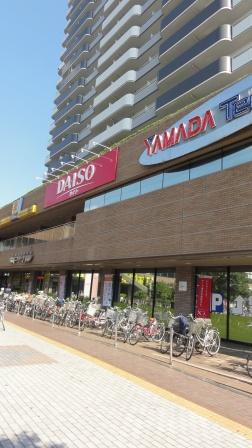 その他　ヤマダ電気谷塚店（その他）まで890m