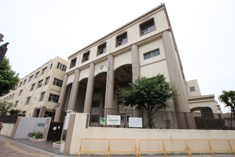 小学校　大阪市立長居小学校（小学校）まで703m