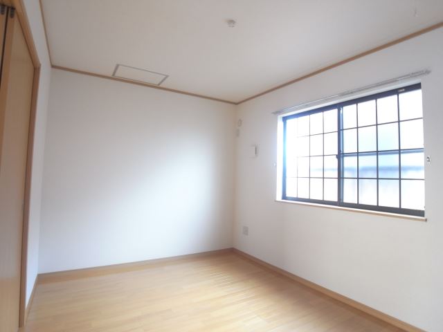 その他部屋・スペース　西側６帖洋間です。