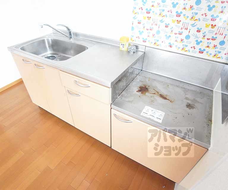 トイレ　２口ガスコンロ置けます。