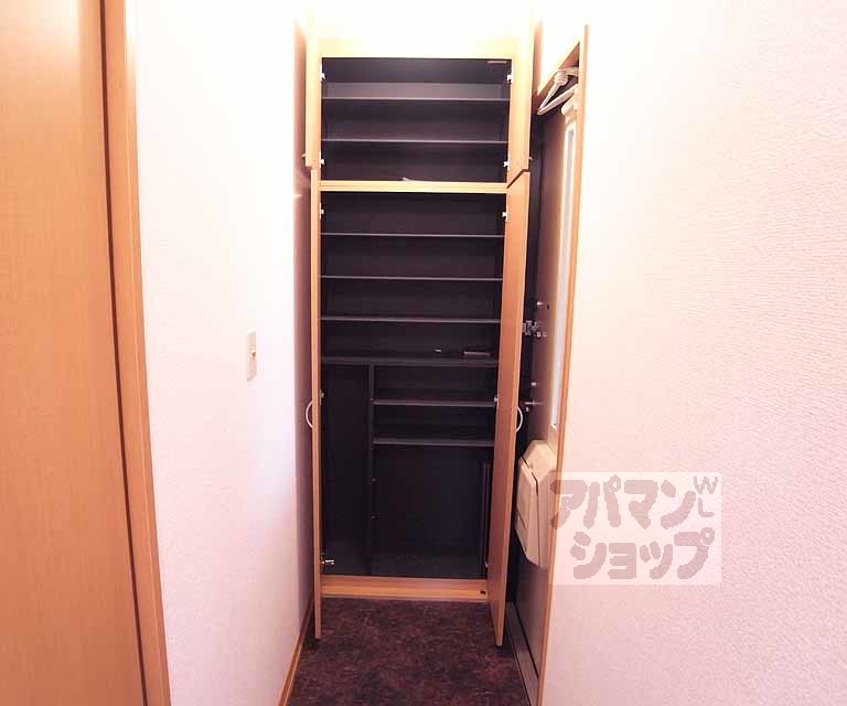 収納　靴箱です。