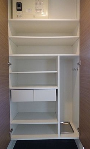 玄関　同マンション別部屋参照