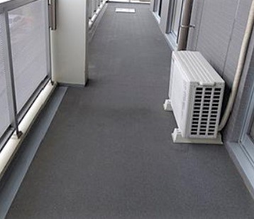 バルコニー　同マンション別部屋参照