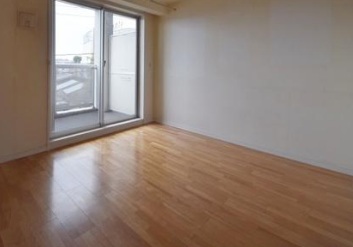 居室・リビング　同マンション別部屋参照