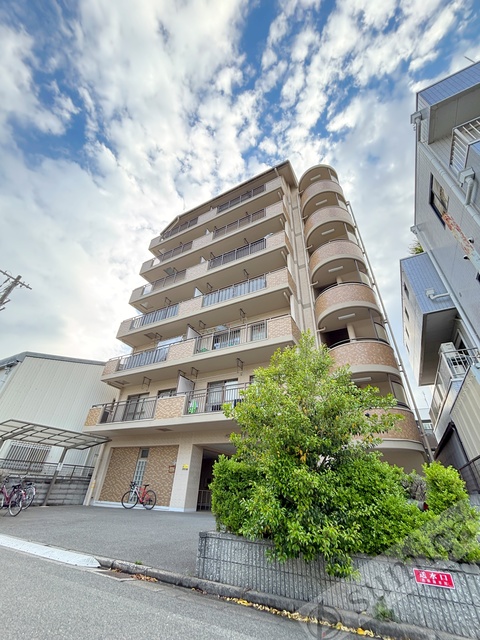 建物外観　スタイリッシュな建物です＾＾