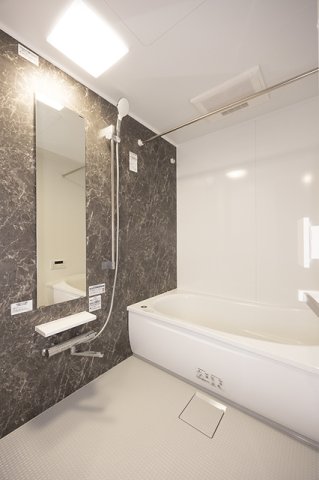 バス・シャワールーム　※写真は同タイプ住戸です。