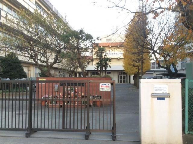 小学校　朝霞市立朝霞第二小学校（小学校）まで1034m