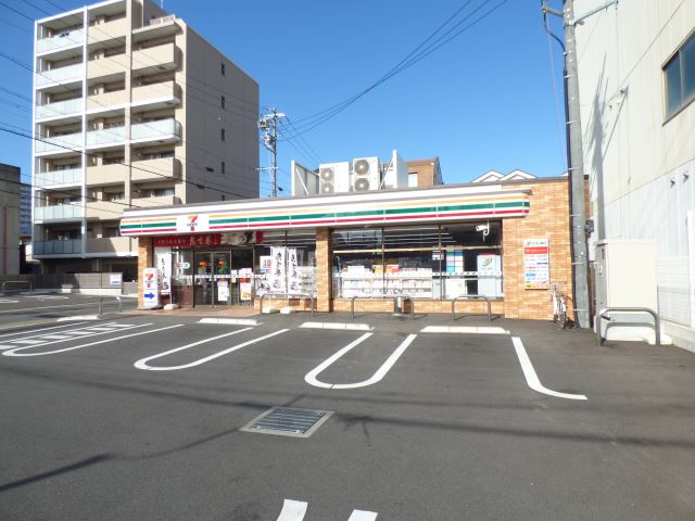 コンビニ　セブンイレブン（コンビニ）まで40m