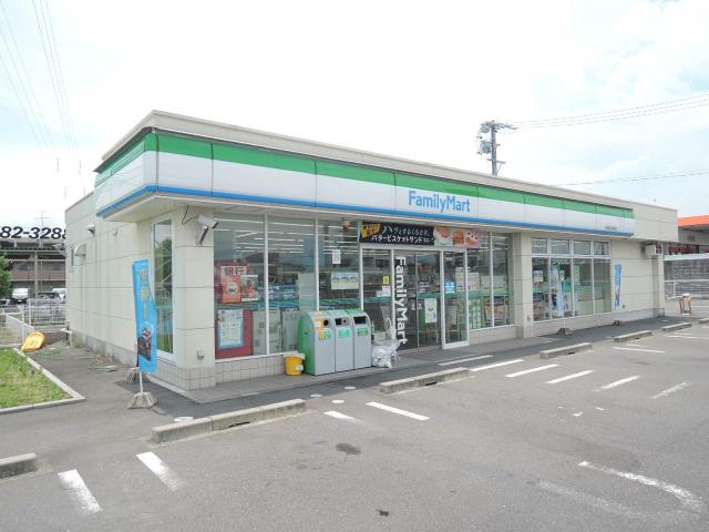 コンビニ　ファミリーマート（コンビニ）まで2812m
