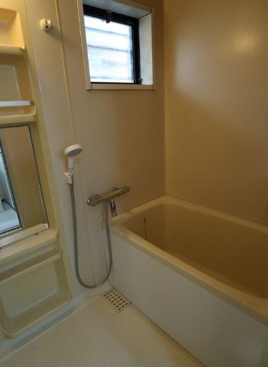 バス・シャワールーム　同物件別部屋です
