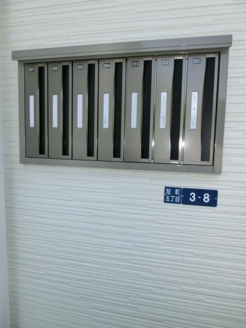 建物外観　メールボックス