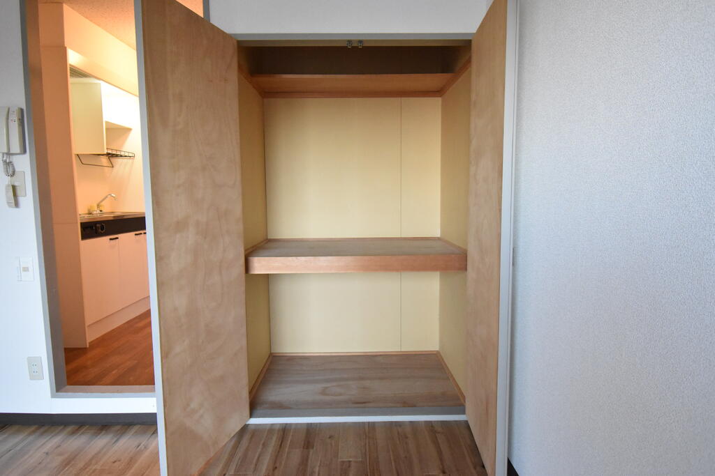 収納　クローゼット付きで収納も困りません！（同仕様写真）