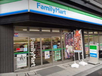 コンビニ　ファミリーマート 横浜戸部七丁目店（コンビニ）まで272m
