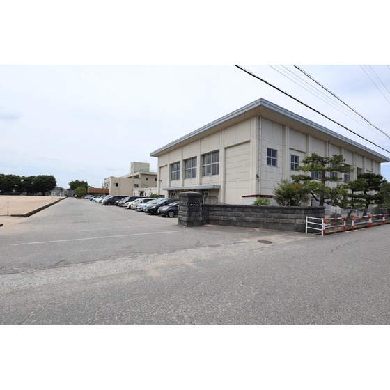 小学校　蜷川小学校（小学校）まで750m