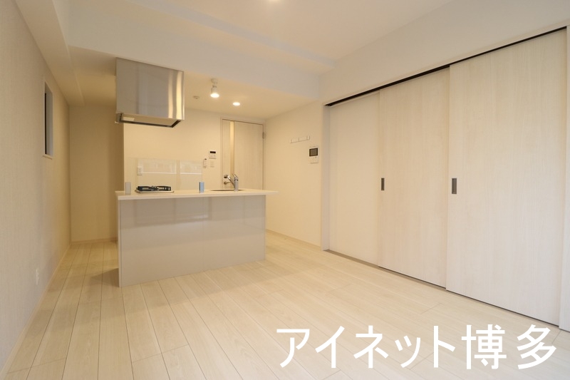 居室・リビング　家具の配置がしやすいリビングですね