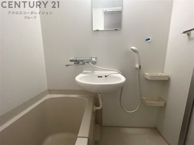 洗面設備　浴室内に洗面台がついてます！