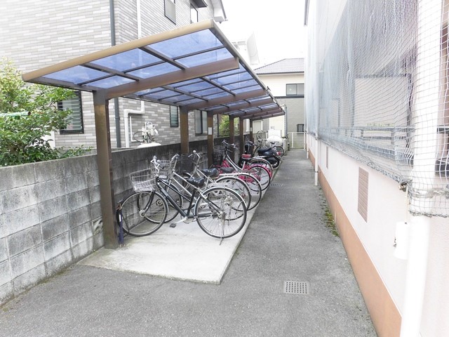 その他共有部分　バイク・駐輪場あります☆