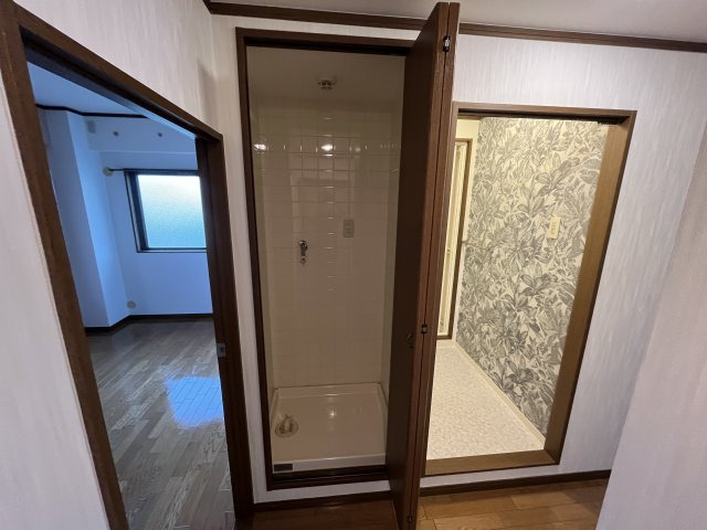 その他設備　室内洗濯置き場です。