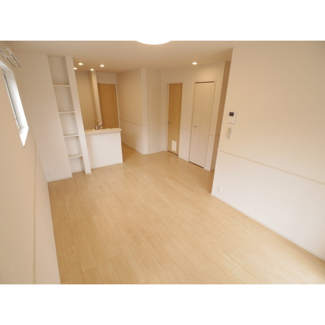 居室・リビング　※同建物別部屋の画像です。
