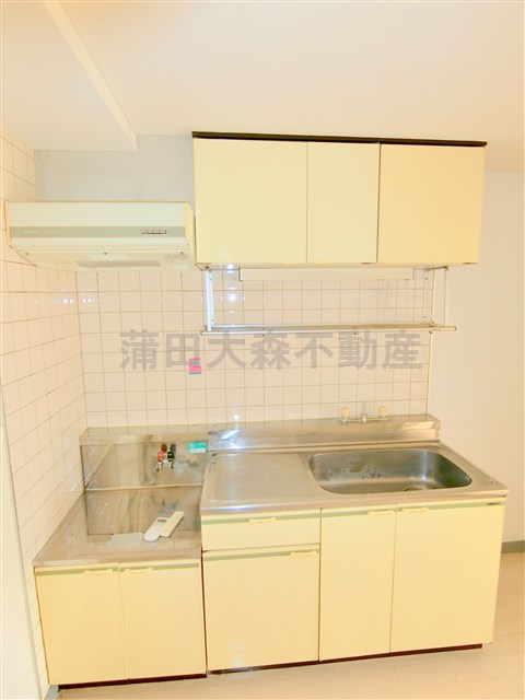 キッチン　まな板が置ける調理スペースのある大きめなキッチン