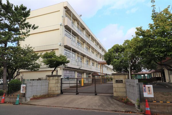 中学校　千葉市立高洲中学校（中学校）まで800m