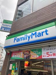 コンビニ　ファミリーマート 南大塚三丁目店（コンビニ）まで201m