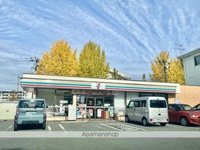 コンビニ　セブンイレブン（コンビニ）まで377m
