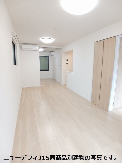 シェルエトワールの居間写真