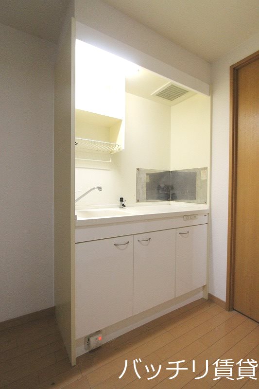 キッチン　同型タイプの為、現状を優先いたします。