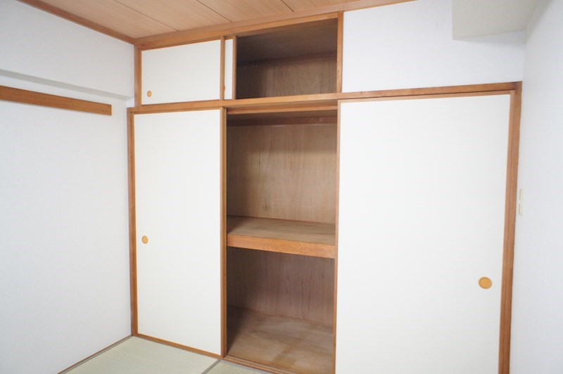 収納　天袋付きの押入れ