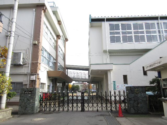小学校　荒川区立尾久西小学校（小学校）まで461m