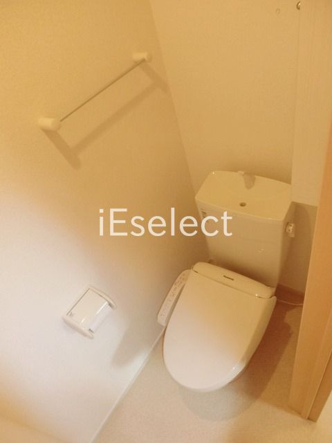 トイレ　温水洗浄便座付き