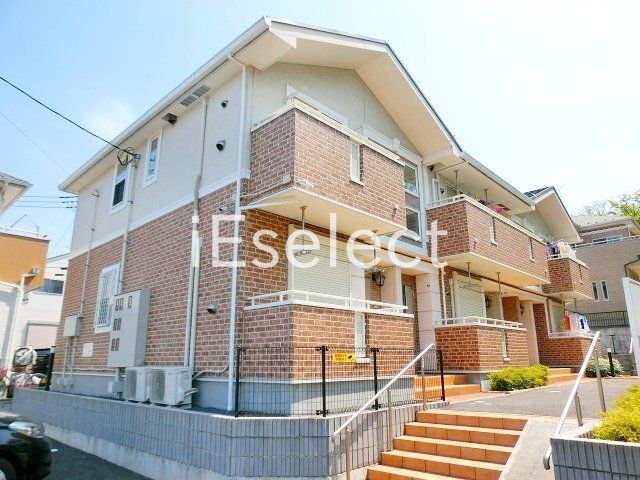 建物外観　２０１３年施工。経済的な都市ガス仕様です