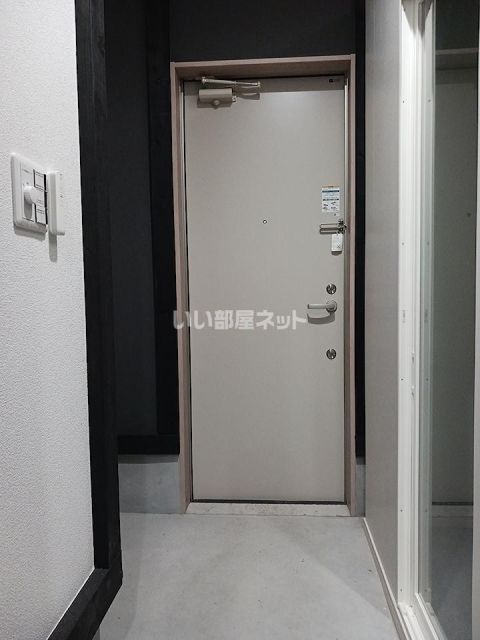 ホビープラスAの玄関写真