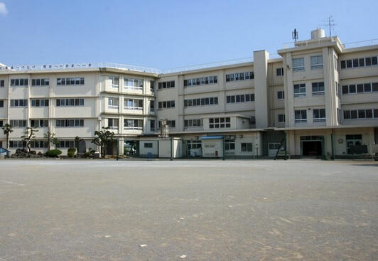 小学校　川崎市立生田小学校（小学校）まで608m