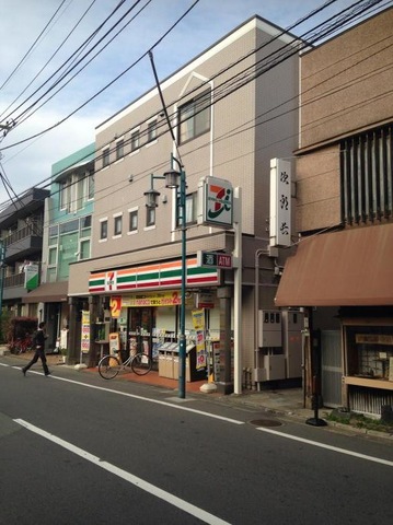 コンビニ　セブンイレブン世田谷中央病院前店（コンビニ）まで326m