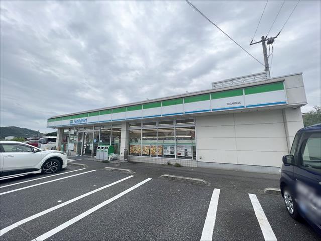 コンビニ　ファミリーマート岡山楢原店（コンビニ）まで666m