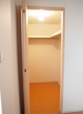 収納　写真は別居室のものです。