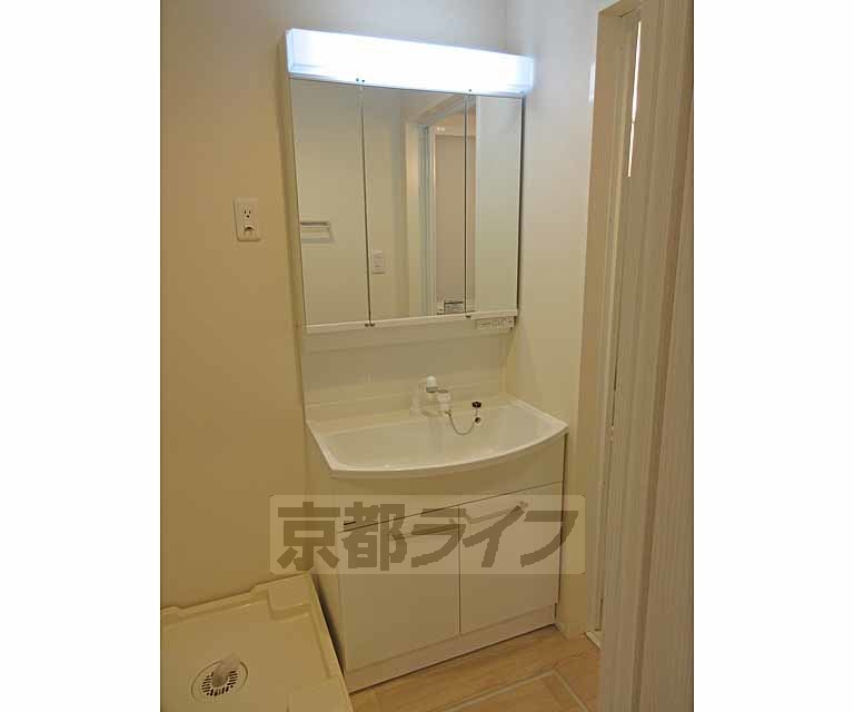 洗面設備　広々とした洗面台です！