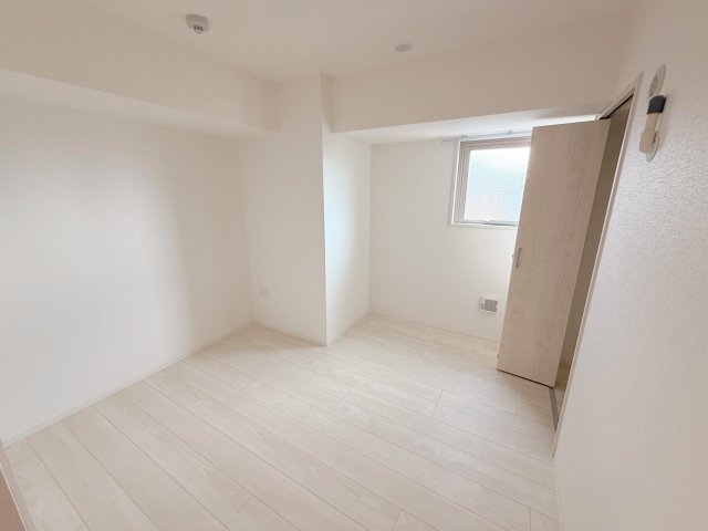 居室・リビング　どんな家具でも合わせやすいですよ。