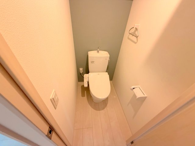 トイレ　綺麗なトイレにはウォシュレット標準装備です。