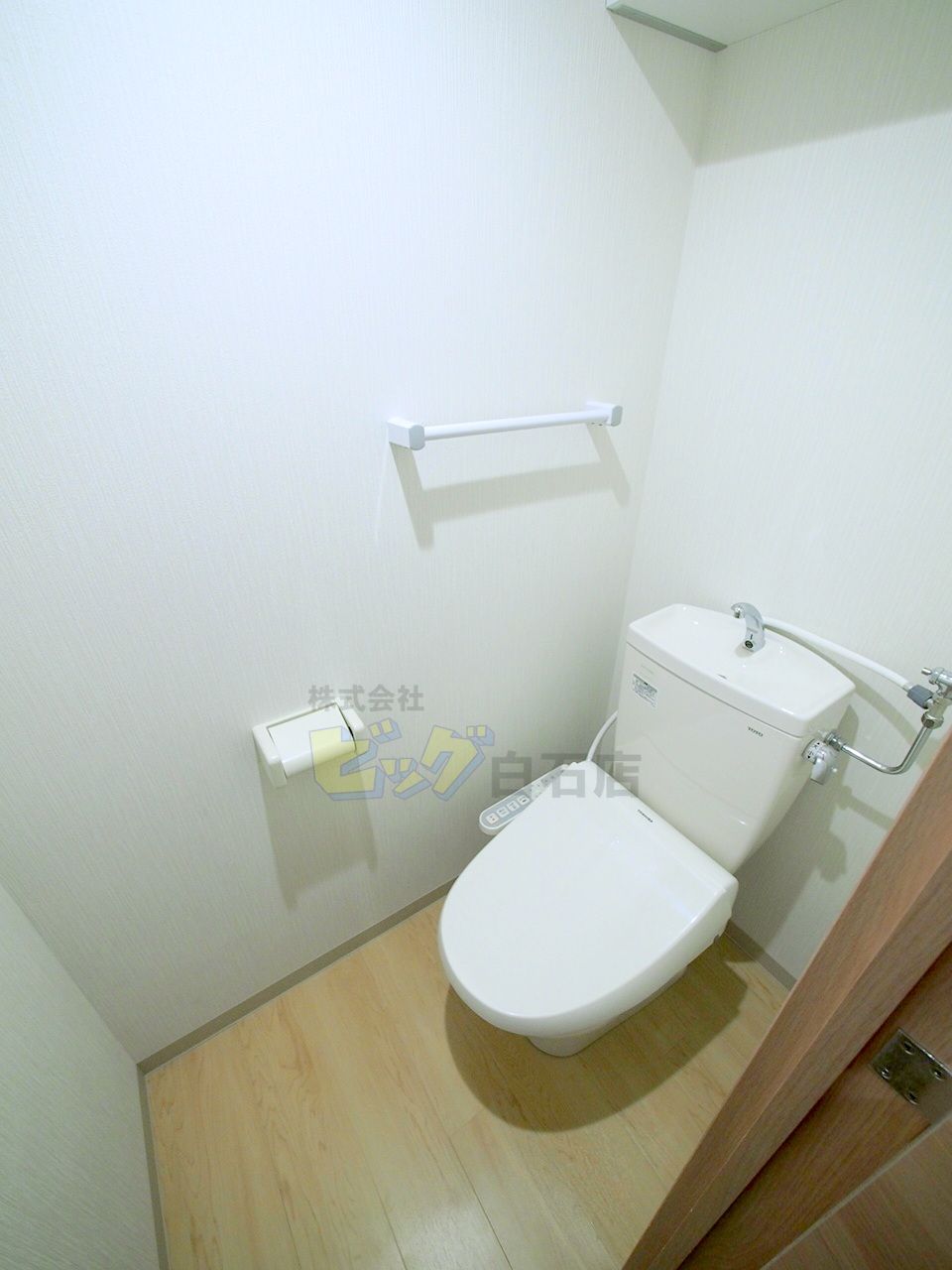 トイレ　ウォシュレット付きのトイレです♪