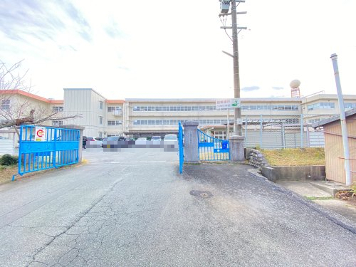 中学校　松阪市立久保中学校（中学校）まで765m