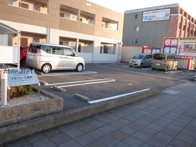 駐車場　駐車場