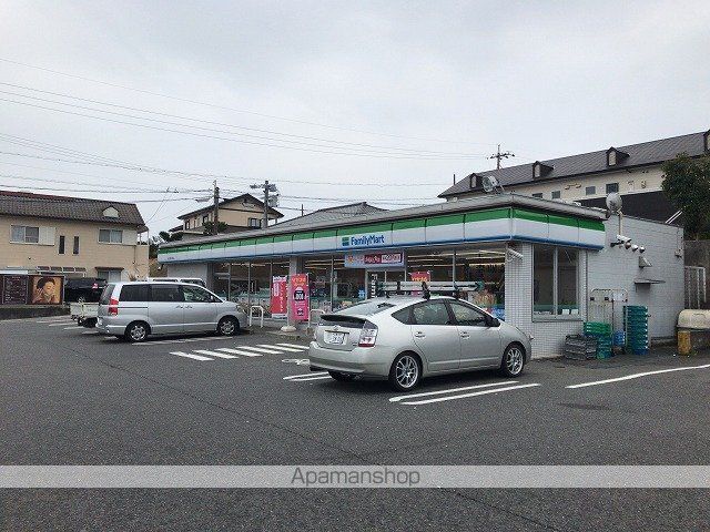 コンビニ　ファミリーマート（コンビニ）まで427m