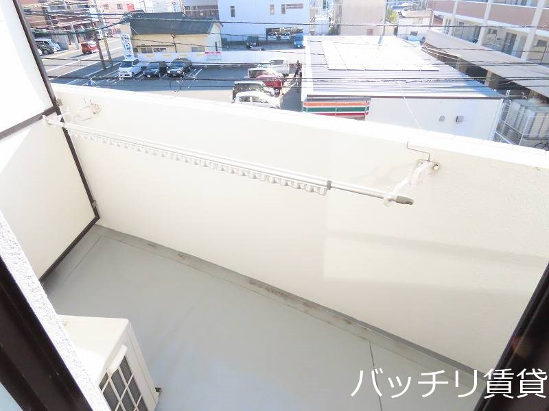 バルコニー　別号室写真の為現況を優先いたします。
