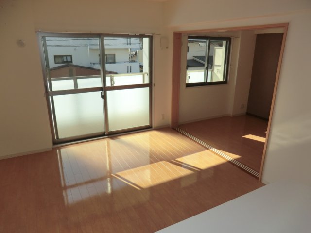 居室・リビング　南向きで陽当たり良好なお部屋です♪