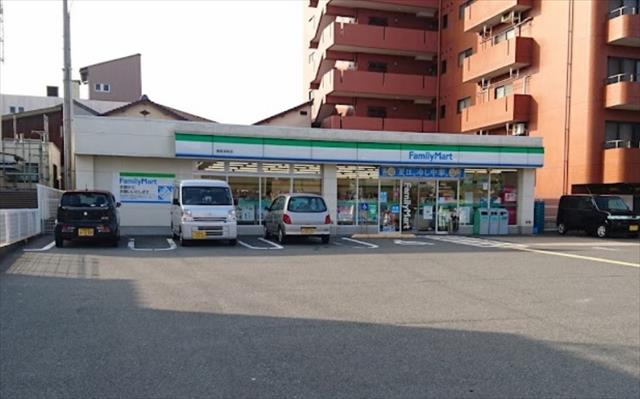 コンビニ　ファミリーマート鳥取本町店（コンビニ）まで319m