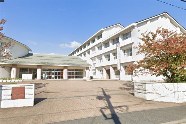中学校　西中学校（中学校）まで533m
