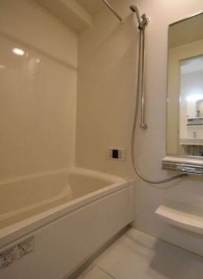 バス・シャワールーム　別部屋の画像を使用しております。